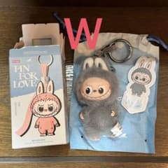 y*n様 イニシャルラブブ 「W」 popmartのサムネイル