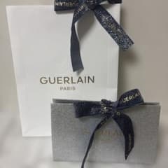 GUERLAINプレゼント包装、紙袋２点セットのサムネイル