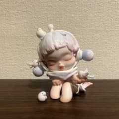 SKULLPANDA The Warmth 女の子とハトたちのサムネイル