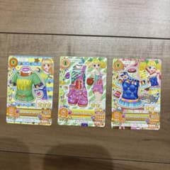 アイカツカード ビッグハッピーTシャツ他 3枚セットのサムネイル