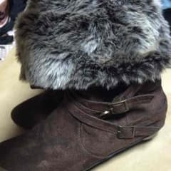 モコモコブーツのサムネイル