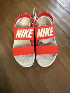 NIKE サンダル 赤のサムネイル