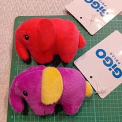 ドムドムハンバーガー ちいさなぬいぐるみバッジ 2個セット - メルカリ