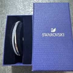 ✨新品未使用Swarovski HyperbolaクロスバングルMサイズ✨ ✨新品未使用Swarovski HyperbolaクロスバングルMサイズ✨ - メルカリ