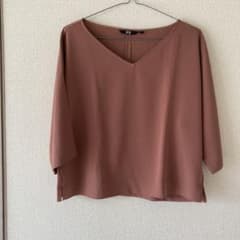 ユニクロトップスのサムネイル
