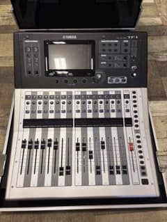 YAMAHA TF1 デジタルミキサーのサムネイル