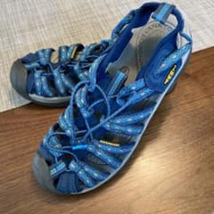 KEEN  アウトドアサンダルのサムネイル