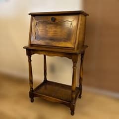 貴重 カリモク 昭和レトロ コロニアル ライティングデスク カタカナロゴ 日本製 貴重 カリモク 昭和レトロ コロニアル ライティングデスク カタカナ