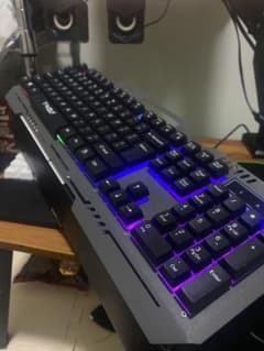 FROLF ゲーミングキーボード（メカニカル RGBバックライト付き）のサムネイル