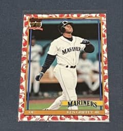 ケン・グリフィーJr. 鯉パラレル カード topps 75 2026 - メルカリ