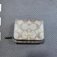 COACH 三つ折り財布 シグネチャー柄のサムネイル