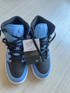 NIKE AIR JORDAN 1 MID GS DQ8423-401のサムネイル