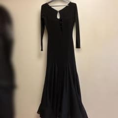 黒のロングドレス 背中開き - メルカリ