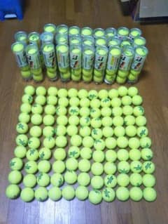 奇麗なテニスボール　中古　多数のサムネイル