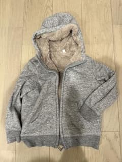 UNIQLOグレー フリース内張り パーカー 120cmのサムネイル