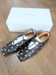 【美品・箱付き】PIPPICHIC AMBER ドットスタッズ フラットパンプス 美品・箱付き】PIPPICHIC AMBER ドットスタッズ フラットパンプス