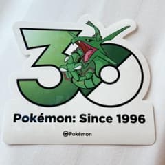 ポケモン　韓国限定　30周年ロゴ　ステッカー　レックウザ じ*ゅ様 レックウザ ポケモン 30周年記念ステッカー - メルカリ