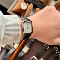 ヴィンテージ SEIKO DOLCE 7731 雪肌文字盤 タンク 1984年製 ヴィンテージ SEIKO DOLCE 7731 雪肌文字盤 タンク 1984年製 - メルカリ