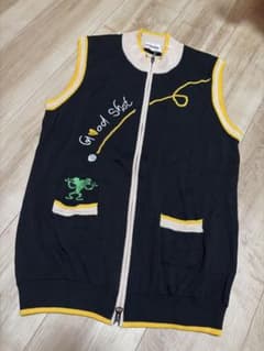 MU sports ニットベスト - メルカリ