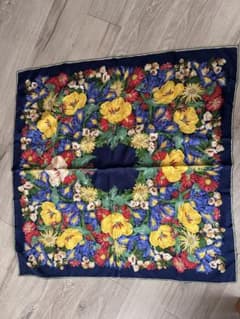 GUCCI Accessory Collection スカーフのサムネイル