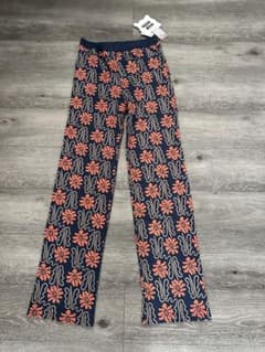【新品】むくぞーコラボ midmile 花柄ロングパンツ　しまむら 170のサムネイル