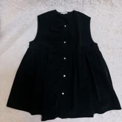 美品 yori ヨリ ダブルフリルジレ ベスト 38 M ブラック - メルカリ