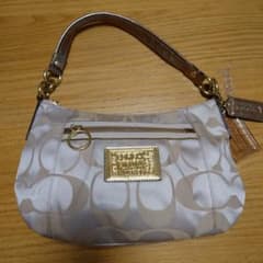 COACH シグネチャー ショルダーバッグ ベージュ系のサムネイル