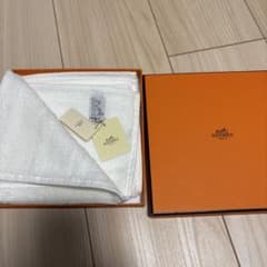 HERMES ホワイト タオルハンカチ - メルカリ