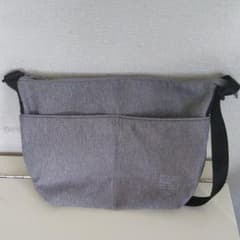 ショルダーバッグ　グレーのサムネイル