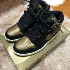エアジョーダン1レトロ HIGH OG "Black and Gold"のサムネイル