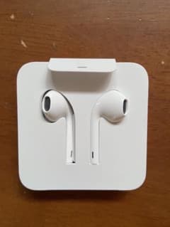 iPhone純正イヤホンアップルのサムネイル