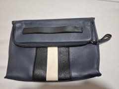 【美品】BALLY レザー クラッチバッグ ネイビーのサムネイル