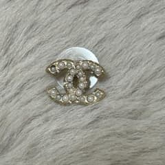 Myday公式アカウント01 】CHANEL ロゴ ストーン ピアス(片耳用) - メルカリ