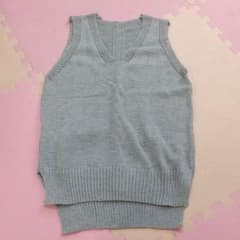 新品 ニットベストのサムネイル