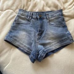ハイウエスト デニムショートパンツのサムネイル