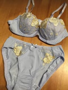 ブラとショーツセットのサムネイル