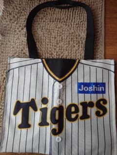 阪神Tigers ユニフォームデザイン トートバッグ大きめのサムネイル