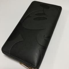 ミッキーマウス 型押しの長財布のサムネイル