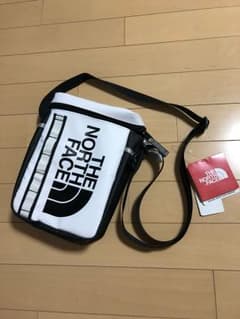 2018今期♡ノースフェイス♡BCヒューズボックスポーチ♡ショルダーバッグ白のサムネイル