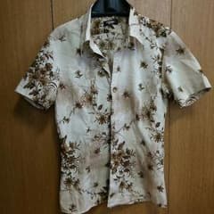 《あすっち様専用》トルネードマート花柄シャツのサムネイル