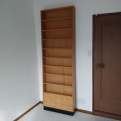 送料込　大型　木製　本棚　薄型９段　文庫本収納向き　梱包発送たのメル便のサムネイル