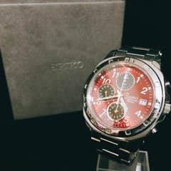 値下げしました！ SEIKO 腕時計 逆輸入 海外モデル クロノグラフ レッドのサムネイル