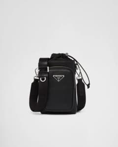 PRADA プラダ　フォンケース　ショルダーバッグ　レザーのサムネイル