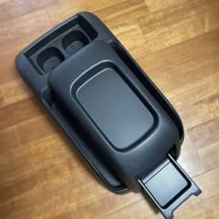 ハイエース純正コンソールのサムネイル