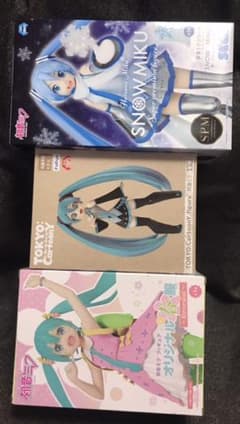 【初音ミク】3点セット フィギュアのサムネイル