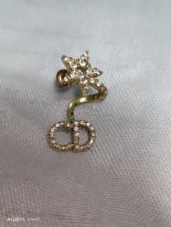 Christian Dior ラインストーン 星型 片耳 ピアス ロゴデザイン - メルカリ