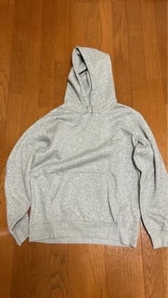 GUのパーカーのサムネイル