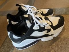 NIKE スニーカーのサムネイル
