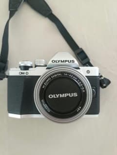 【ジャンク品】OLYMPUS OM-D E-M10のサムネイル