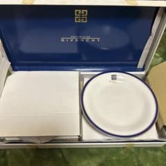 GIVENCHY ポーセリン皿セットのサムネイル